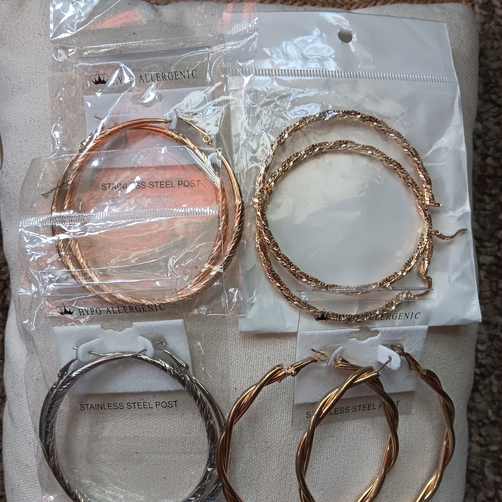 4 New Elegant Gold and Silver Hoop Earrings